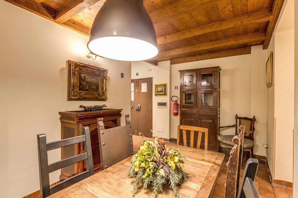 Cappellari Apartment โรม ภายนอก รูปภาพ
