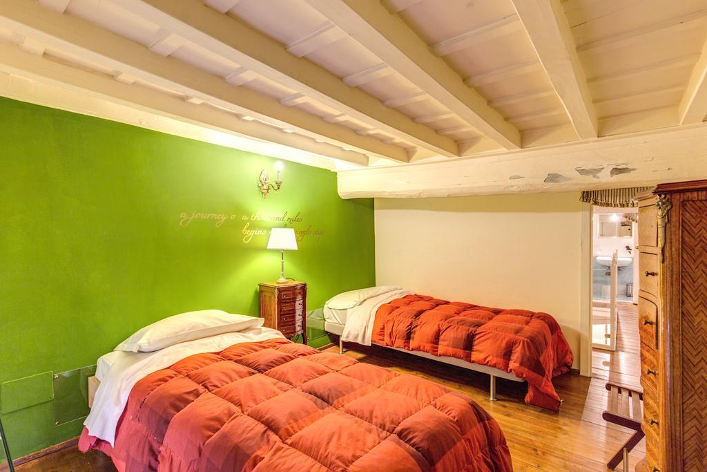 Cappellari Apartment โรม ภายนอก รูปภาพ